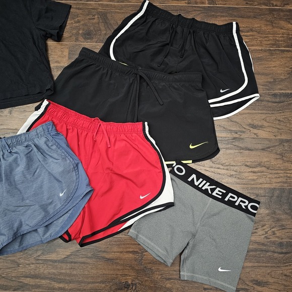 Nike Lot Of 7 Womens Large Shorts Tops Shirt Mix Multicolor Athletic Wear - Picture 2 of 6